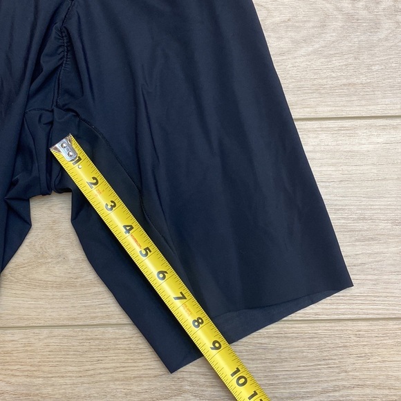 Leonisa | Undetectable Mid Thigh Body Shaper‎ | Firm Compression Shapewear - Picture 11 of 13